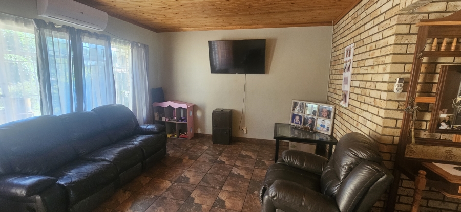 4 Bedroom Property for Sale in El Toro Park Northern Cape